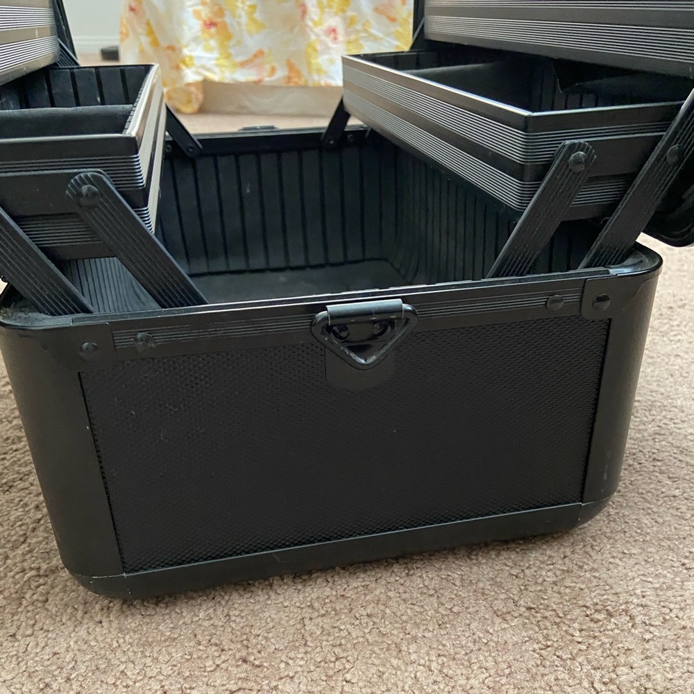 Makeup Case - Picture 4 of 16